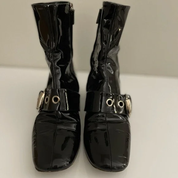 Authentic Gucci Short Ankle Boots Black Leather SIZE 7.5 - Picture 1 of 4